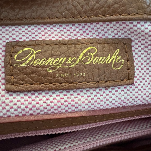 Dooney and Bourke Pebble Grain Small Logo Lock Sac👜 - Picture 14 of 15